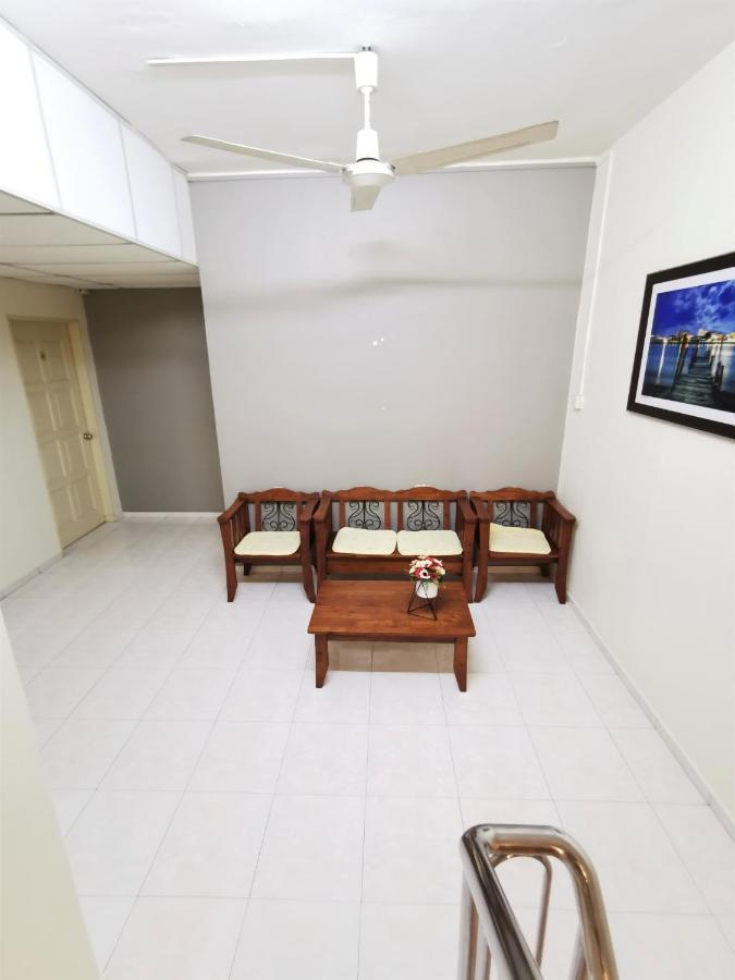 Warni Villa 8 Whole Or Room Muar Exterior photo